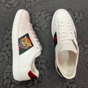 GUCCI Ace Men's Low-top Fashion Sneakers with Tiger Head Embroidery in White, Ma
